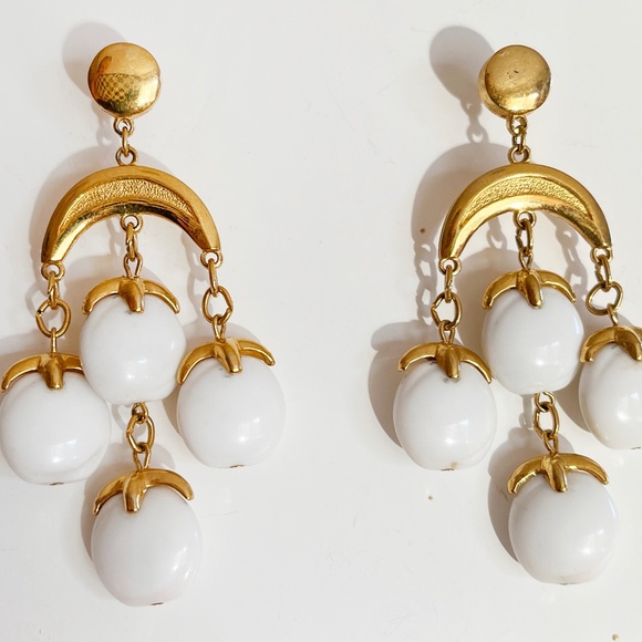 Vintage Crown Trifari Chandeleir Earrings - Picture 2 of 6